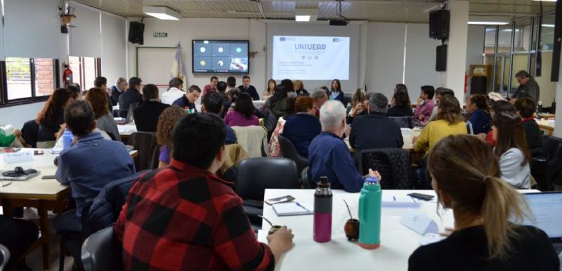 &quot;No dejamos de capacitarnos y al mismo tiempo estamos en la calle&quot;, expresaron desde la UNCo
